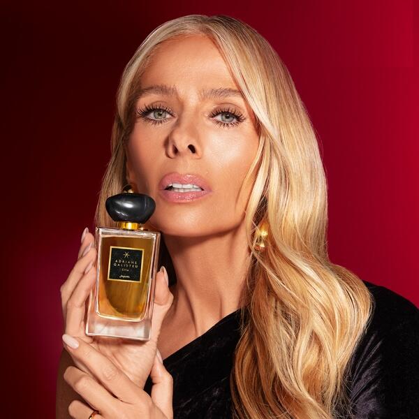 عطر ادکلن آدریانه گالیستو الا ژکیتی - Adriane Galisteu Ella Jequiti - بررسی، قیمت و خرید