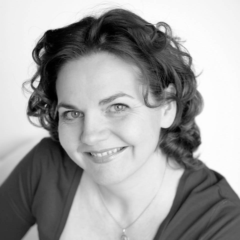 عطر ادکلن آلیریس ل سرکل د پارفومر کراتور - A l'Iris Le Cercle des Parfumeurs Createurs - بررسی، قیمت و خرید