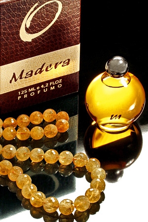 عطر ادکلن مادرا اومنیا پروفومی - Madera Omnia Profumi - بررسی، قیمت و خرید