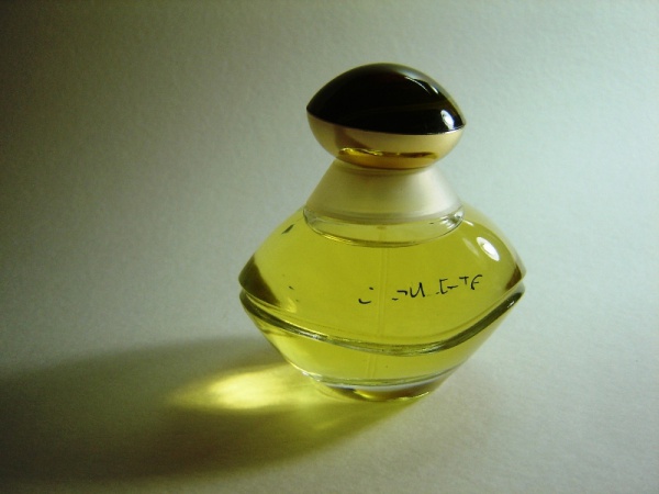 عطر ادکلن اگزولتاته ناتورا - Exsultate Natura - بررسی، قیمت و خرید