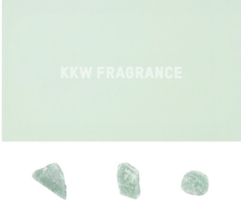 عطر ادکلن کریستال پیر اند پئونی کی کی دابلیو فرگرنس - Crystal Pear & Peony KKW Fragrance - بررسی، قیمت و خرید