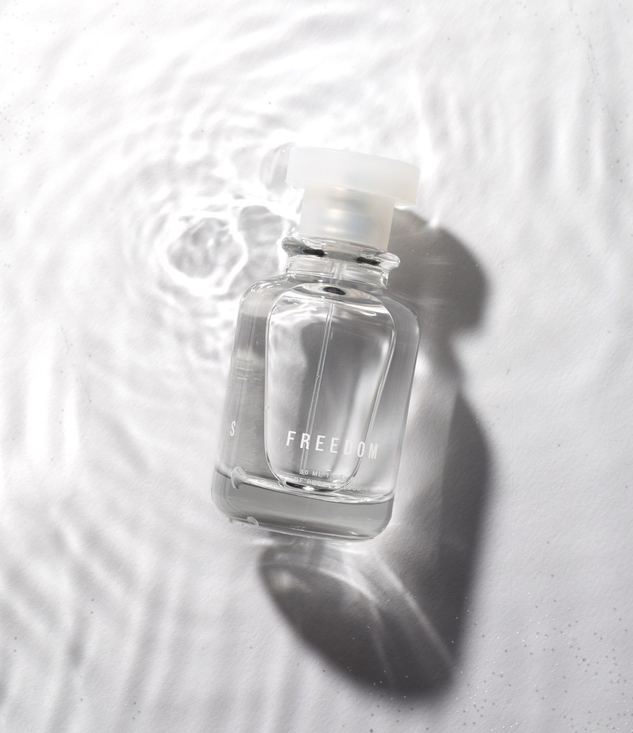 عطر ادکلن فریدوم پیور سنس - Freedom Pure Sense - بررسی، قیمت و خرید