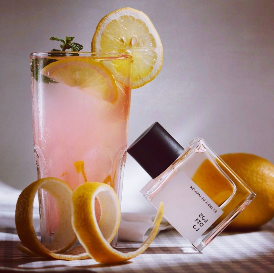 عطر ادکلن تودای فور پِرُد - To Die For Proad - بررسی، قیمت و خرید