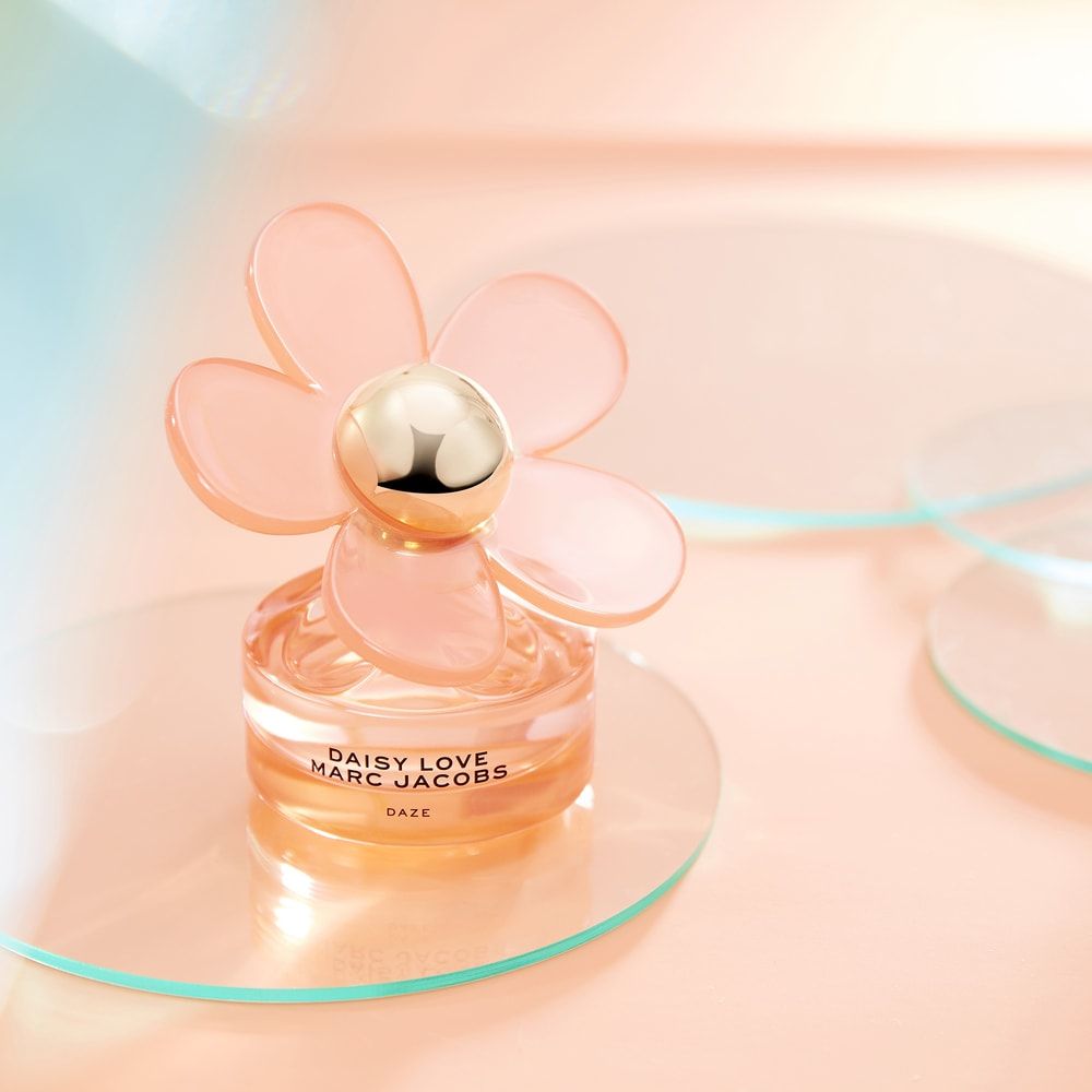 عطر ادکلن دیزی لاو دیز مارک جیکوبز - Daisy Love Daze Marc Jacobs - بررسی، قیمت و خرید