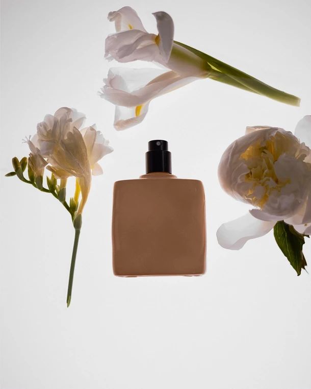 عطر ادکلن نود سند کی‌کی‌دبلیو فرگرنس - Nude Sand KKW Fragrance - بررسی، قیمت و خرید