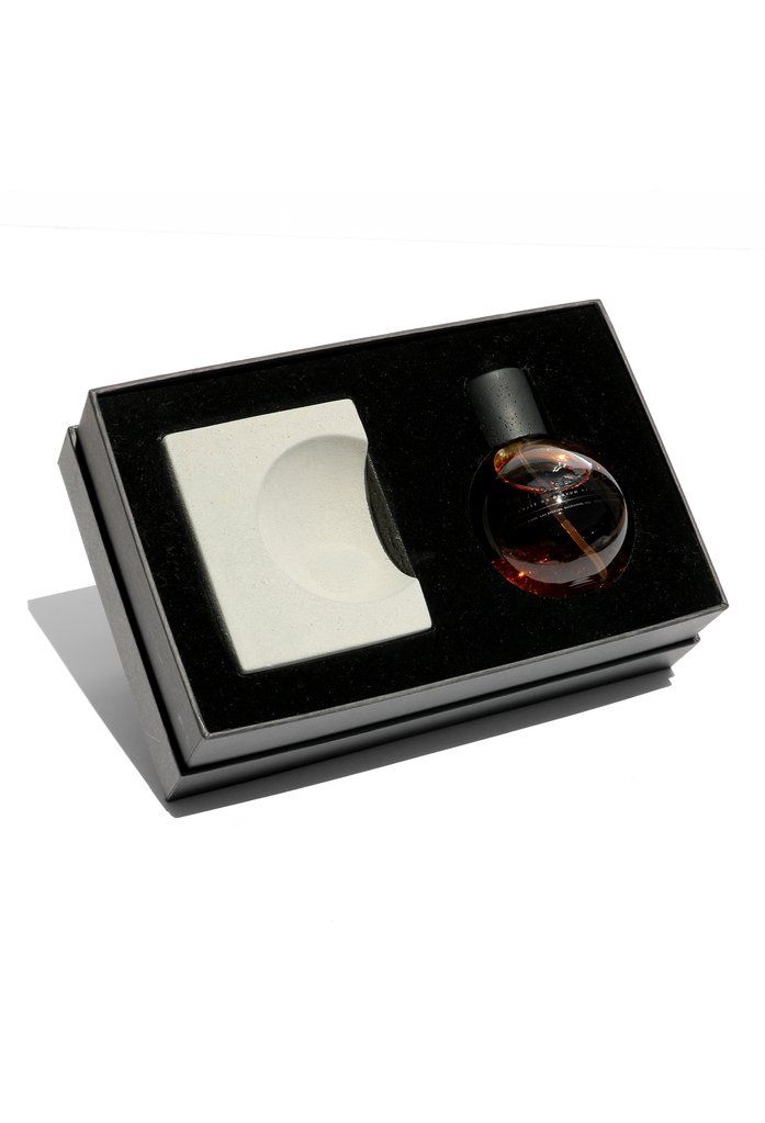 عطر ادکلن نو وان هاشیش فوتوجِنیکس اَند کو - No. 1 Hashish Photogenics + Co - بررسی، قیمت و خرید