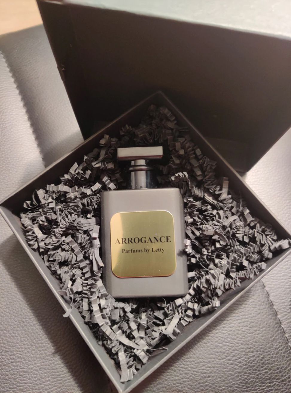 عطر ادکلن آروگنس له مکس فرگرنسز - Arrogance Lé Max Fragrances - بررسی، قیمت و خرید