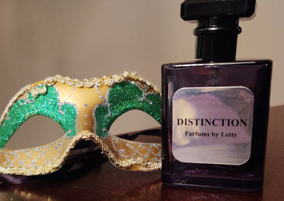 عطر ادکلن دیستینکشن له مکس فراگرنسز - Distinction Lé Max Fragrances - بررسی، قیمت و خرید