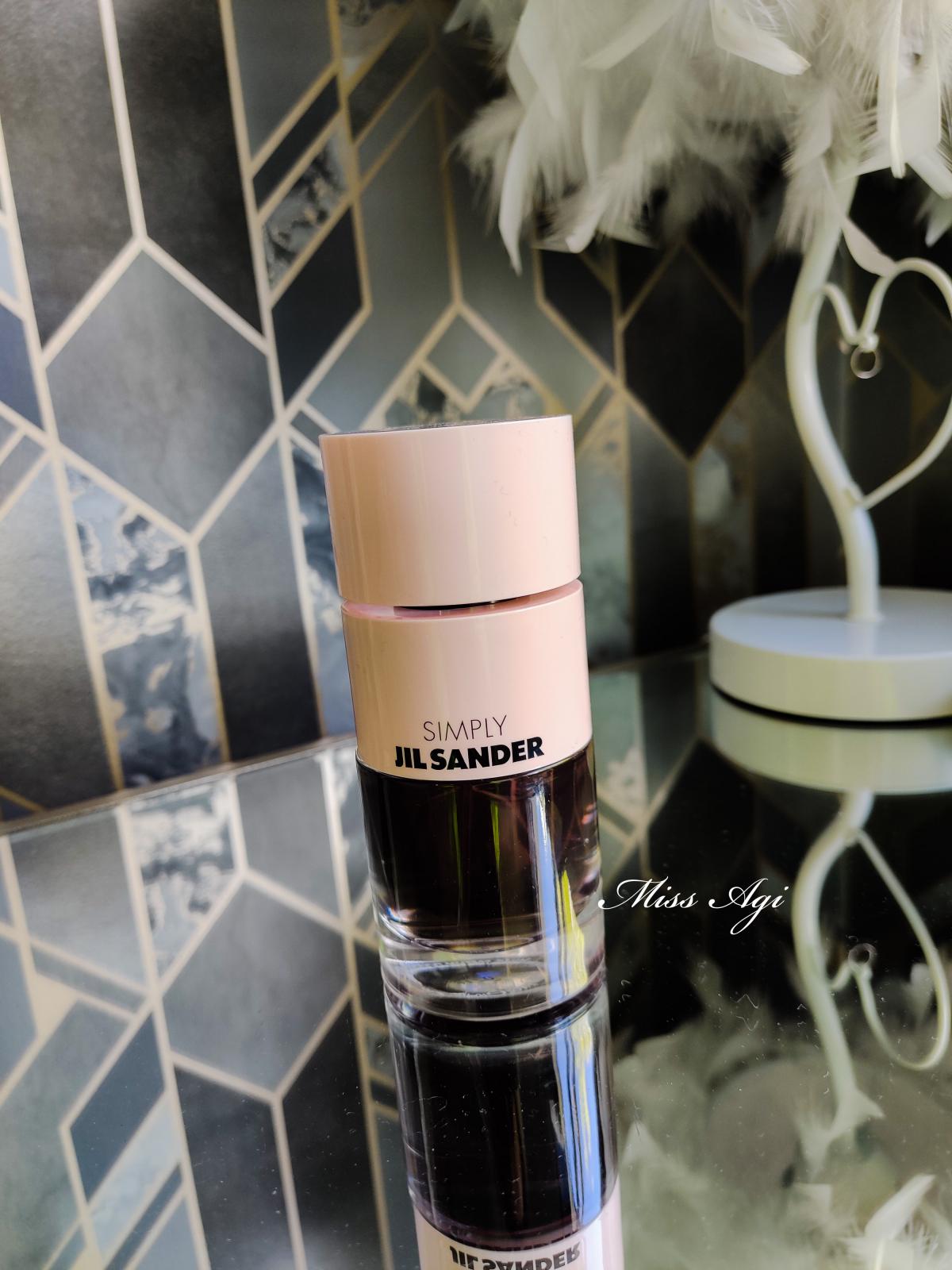عطر ادکلن سیمپلی جیل ساندر پودره اینتنس جیلی ساندر - Simply Jil Sander Poudrée Intense Jil Sander - بررسی، قیمت و خرید