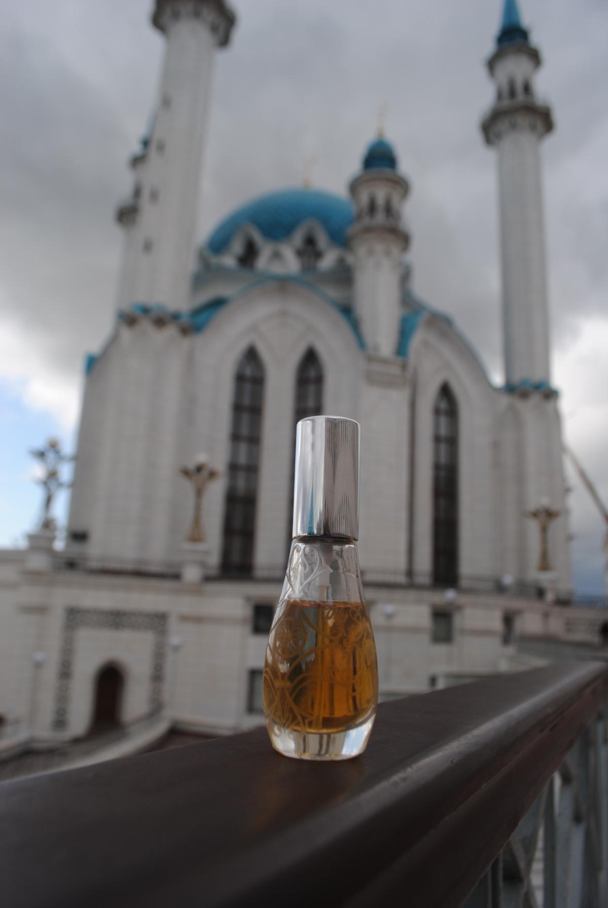 عطر ادکلن شاماخانسکایا تزاریتسا لادنیکا - Shamachanskaya Tzarica Шамаханская Царица Ladanika - بررسی، قیمت و خرید