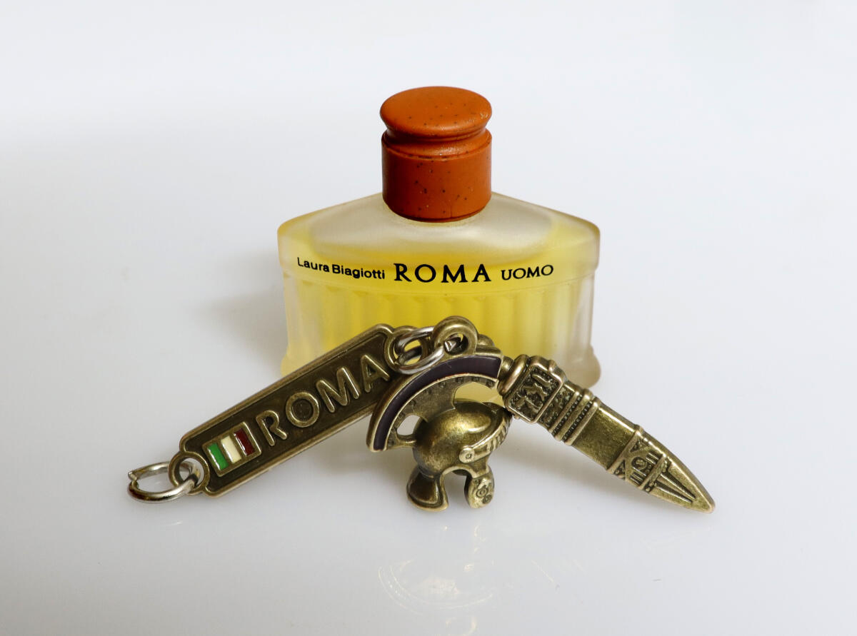 عطر ادکلن رُما اُومو لورا بیاجوتی - Roma Uomo Laura Biagiotti - بررسی، قیمت و خرید