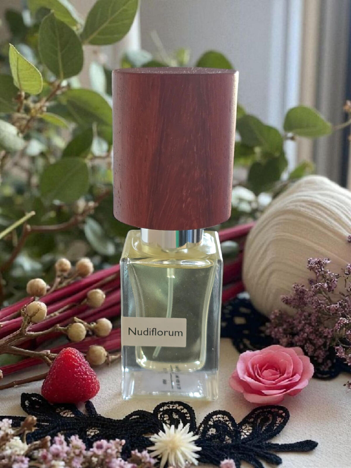 عطر ادکلن نودیفلوروم نسمتو - Nudiflorum Nasomatto - بررسی، قیمت و خرید