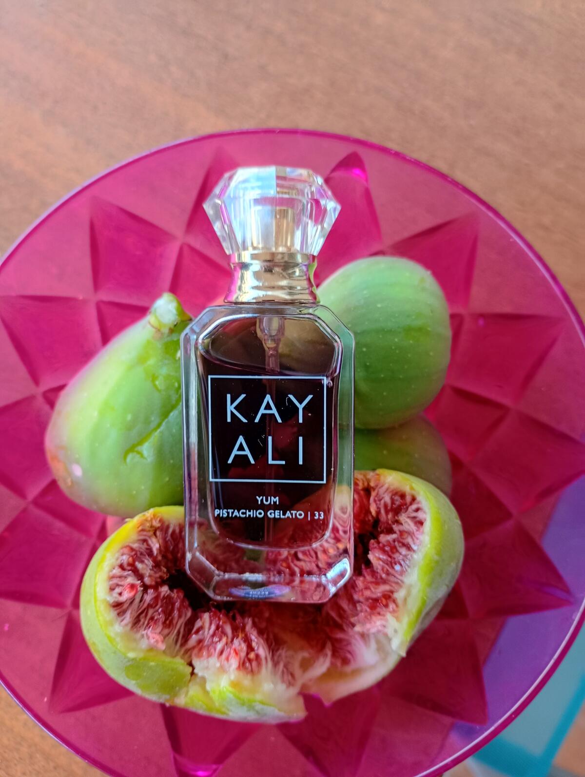 عطر ادکلن یام پسته جلاتو سی و سه کیالی فرگرنسز - Yum Pistachio Gelato | 33 Kayali Fragrances - بررسی، قیمت و خرید