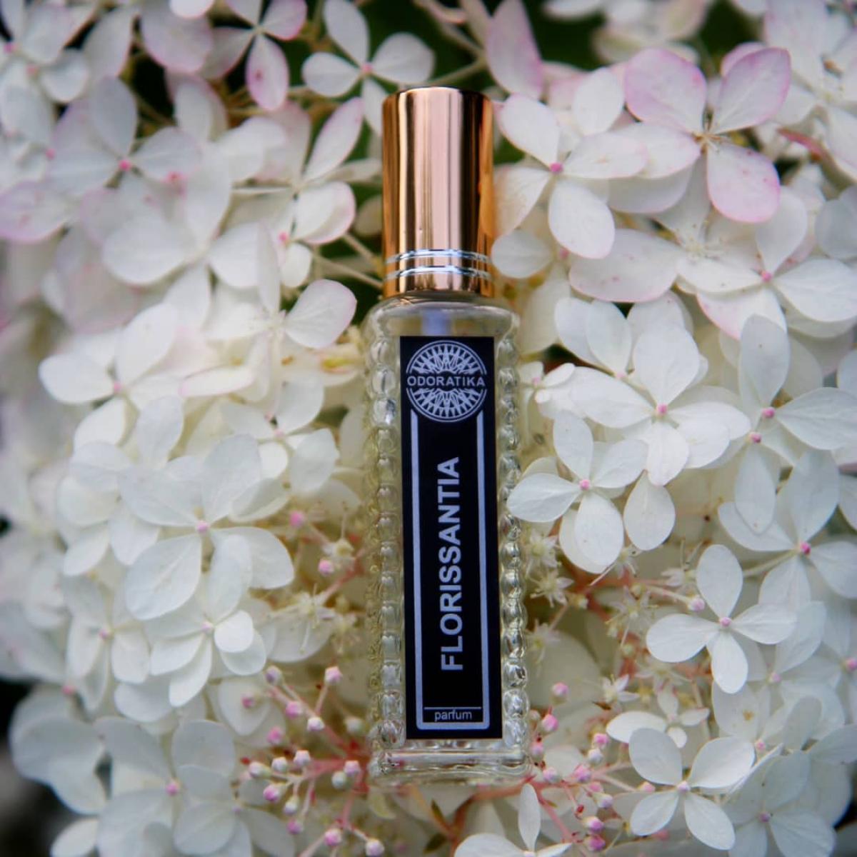 عطر ادکلن فلوریسانتیا اودوراتیکا - Florissantia Odoratika - بررسی، قیمت و خرید