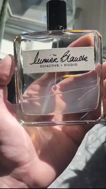 عطر ادکلن لومیر بلانش الفکتیو استودیو - Lumière Blanche Olfactive Studio - بررسی، قیمت و خرید
