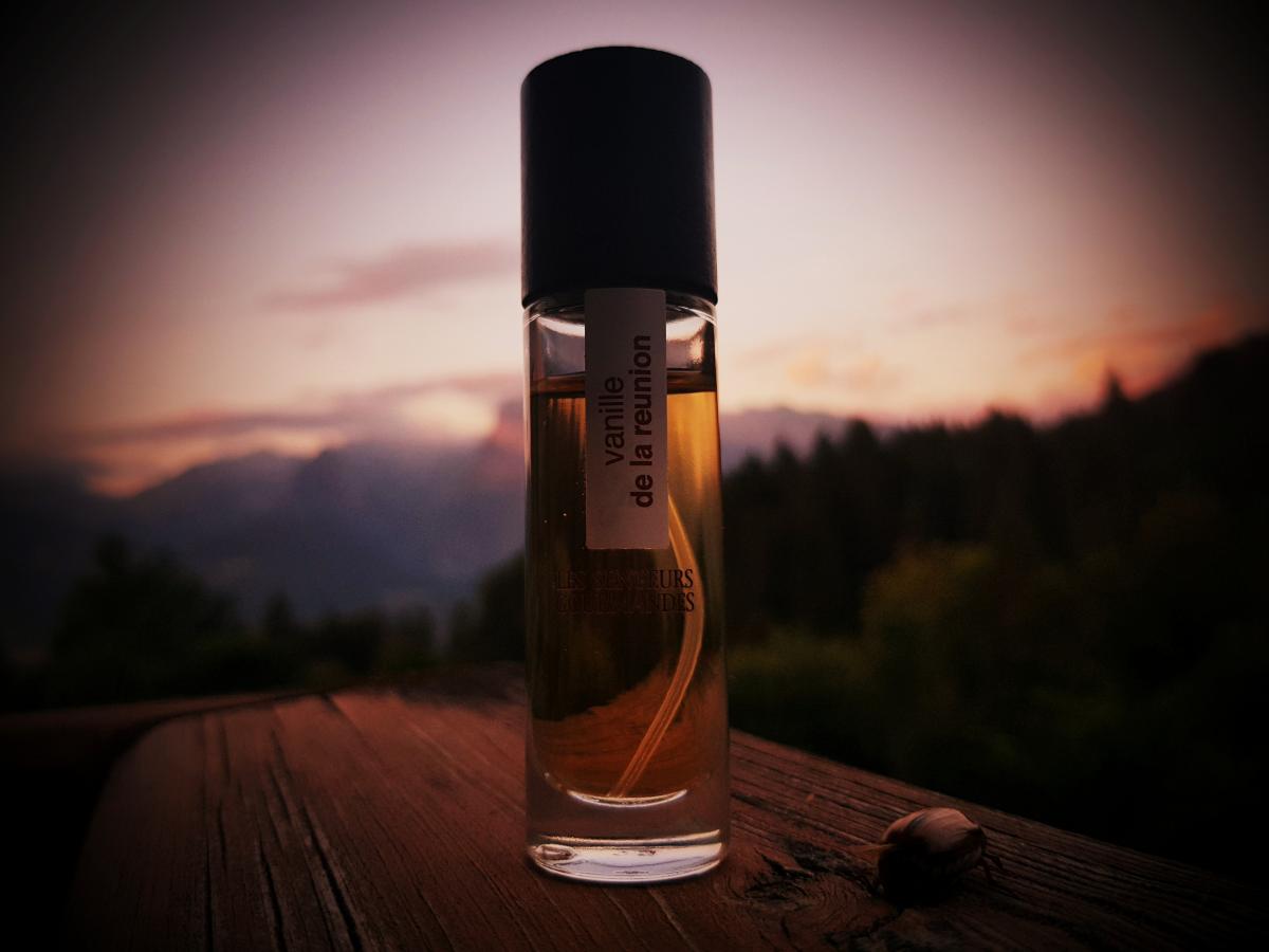 عطر ادکلن وانیل د لا ری‌یونیون له سنتوقورماند - Vanille De La Réunion Les Senteurs Gourmandes - بررسی، قیمت و خرید