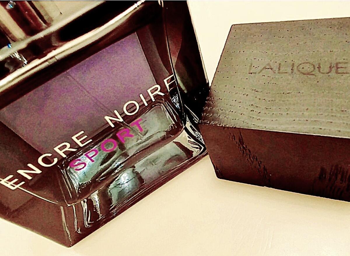 عطر ادکلن انکر نویر اسپرت لالیک - Encre Noire Sport Lalique - بررسی، قیمت و خرید
