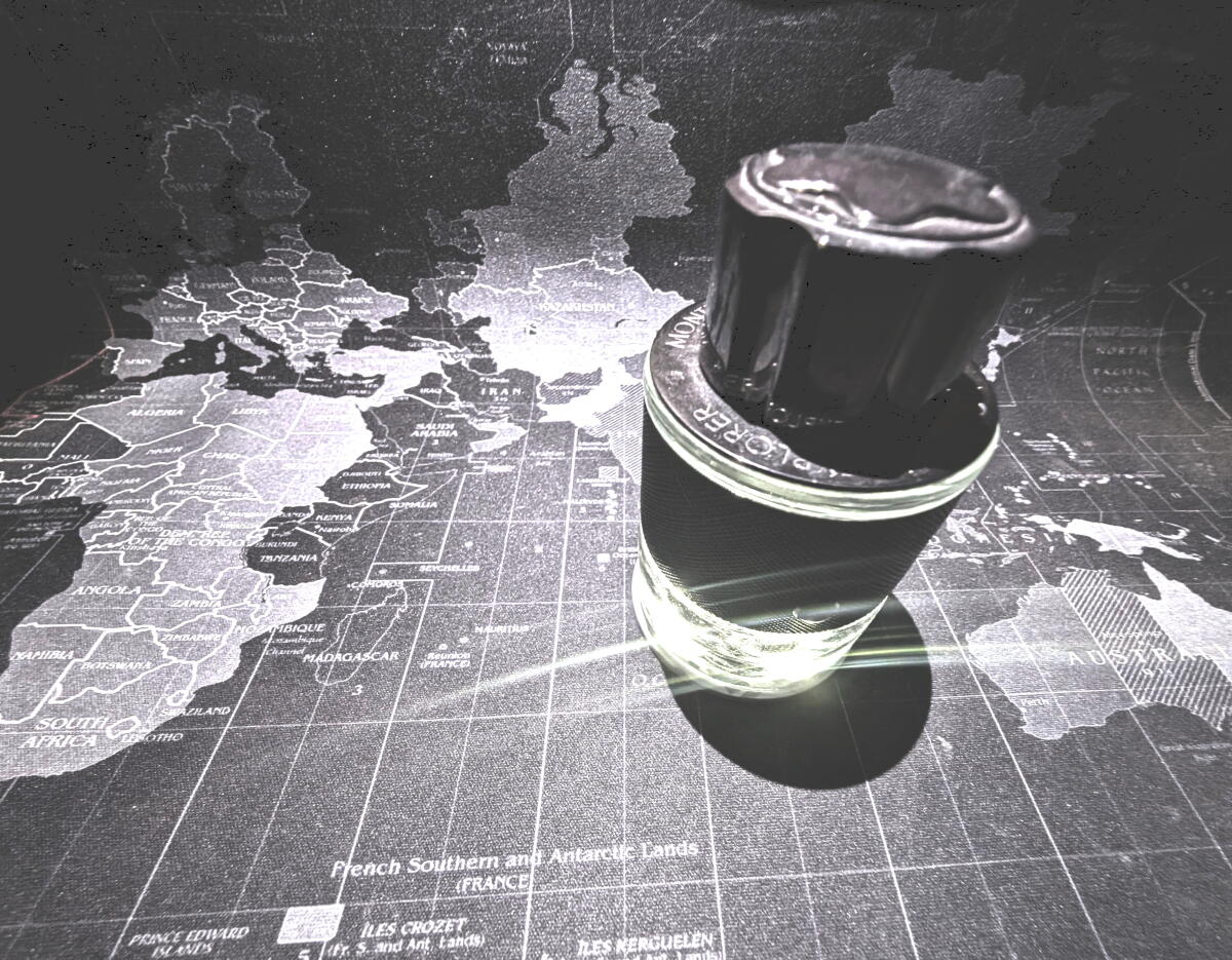 عطر ادکلن اکسپلورر مون بلان - Explorer Montblanc - بررسی، قیمت و خرید