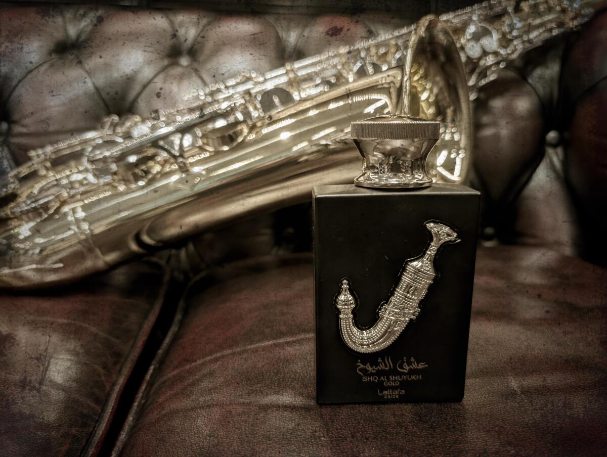 عطر ادکلن عشق الشیوخ گلد لطافا پرفیومز - Ishq Al Shuyukh Gold Lattafa Perfumes - بررسی، قیمت و خرید