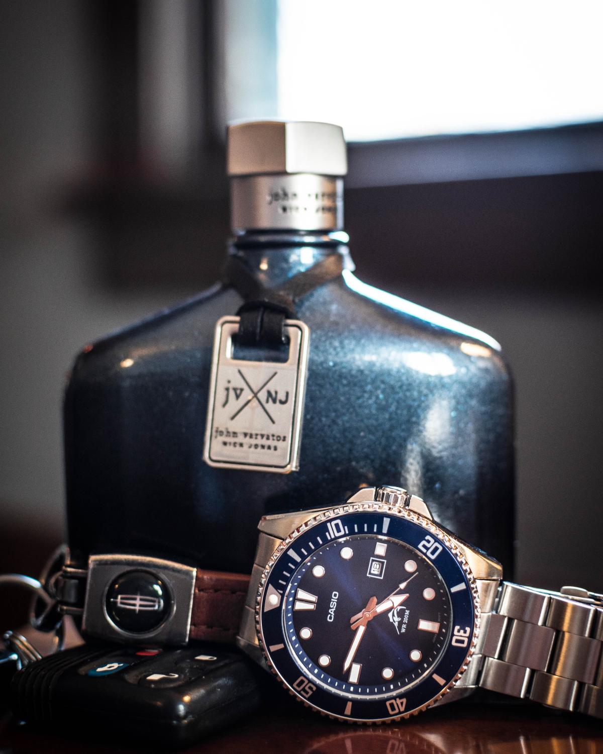 عطر ادکلن جی وی ضربدر ان جی جان وارواتوس - JV x NJ John Varvatos - بررسی، قیمت و خرید