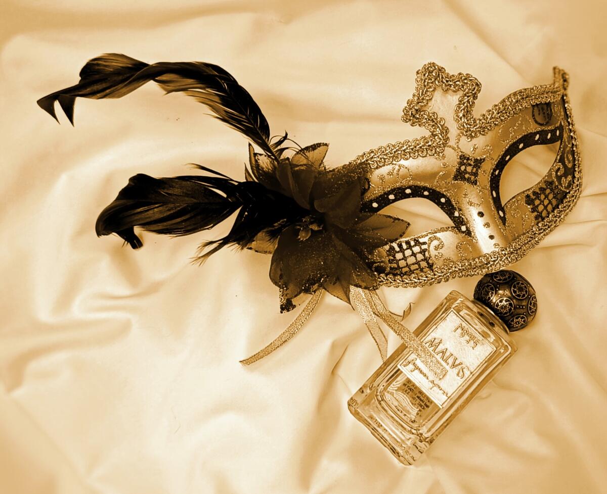 عطر ادکلن مالوس نوبیل ۱۹۴۲ - MALVS Nobile 1942 - بررسی، قیمت و خرید