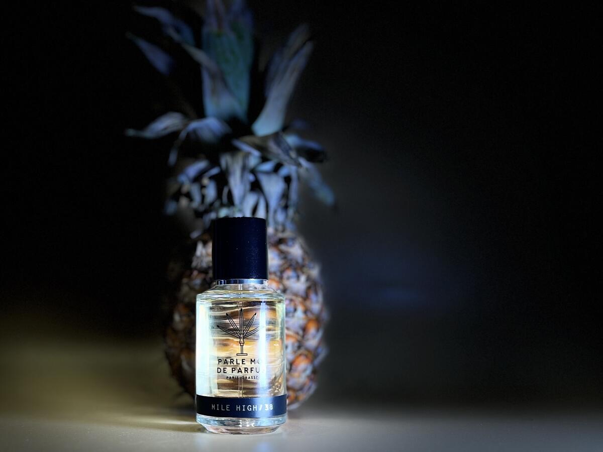 عطر ادکلن مایل های 38 پارل موآ د پرفیوم - Mile High 38 Parle Moi de Parfum - بررسی، قیمت و خرید