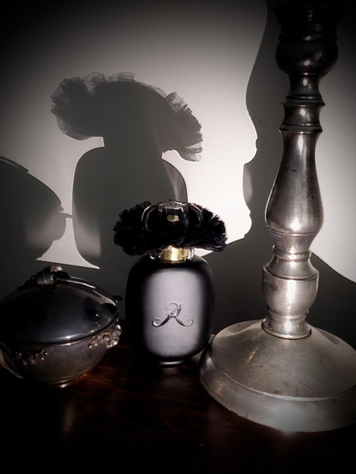 عطر ادکلن بالرینا نامبر تری لِه پَرفَم دُ رُزین - Ballerina No 3 Les Parfums de Rosine - بررسی، قیمت و خرید