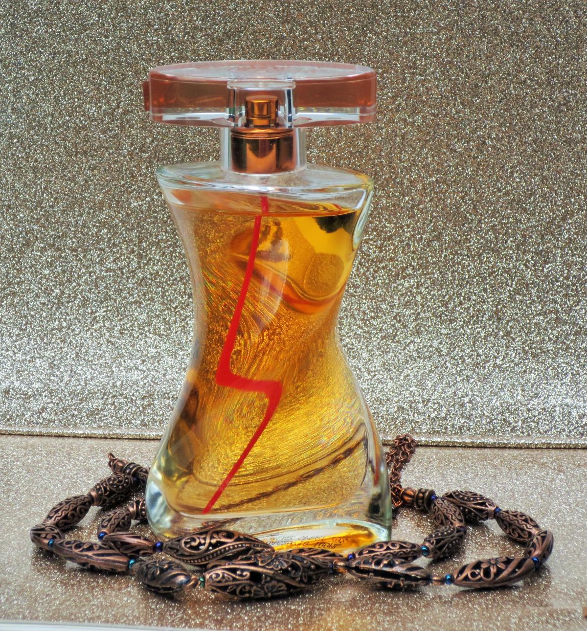 عطر ادکلن اُ کو‌یورِه مونتانا - Eau Cuivrée Montana - بررسی، قیمت و خرید