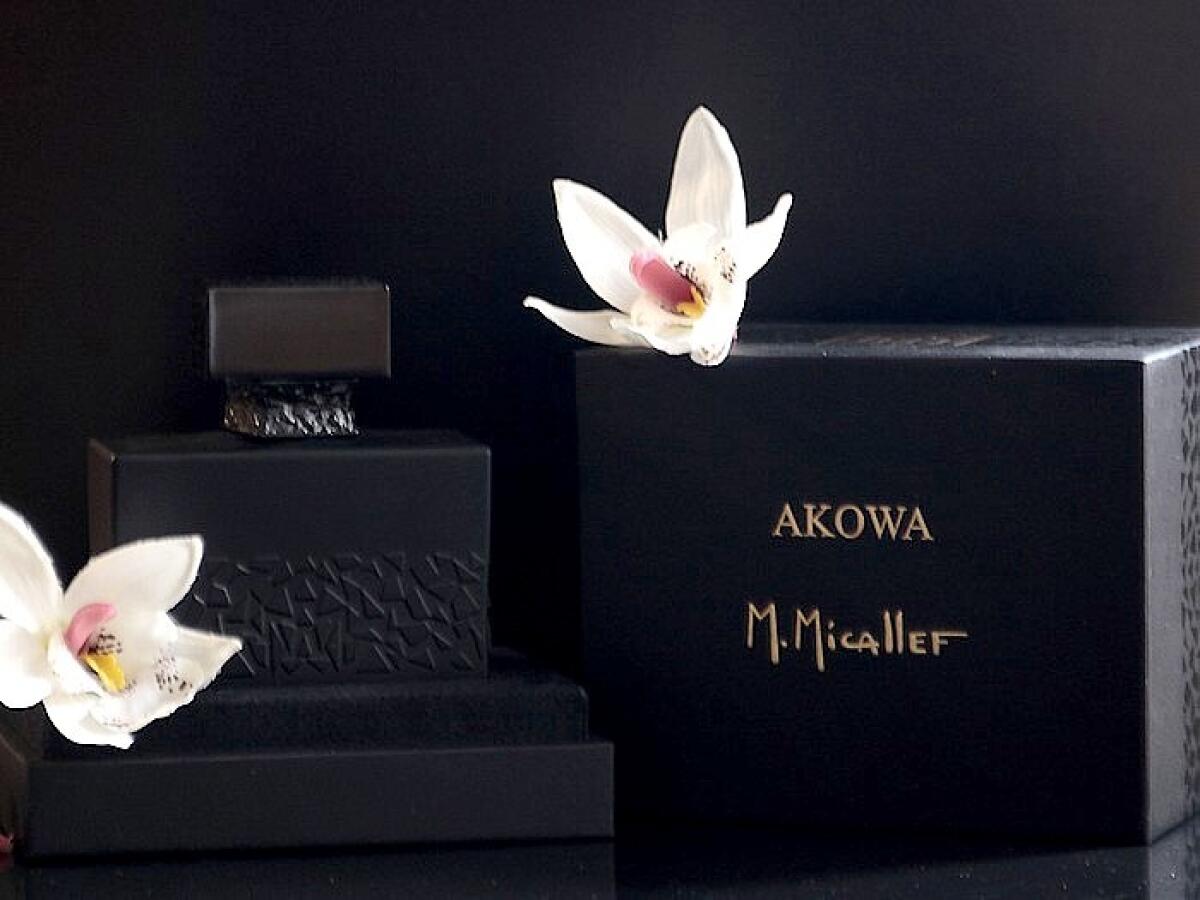 عطر ادکلن آکووا می میکالف - Akowa M. Micallef - بررسی، قیمت و خرید