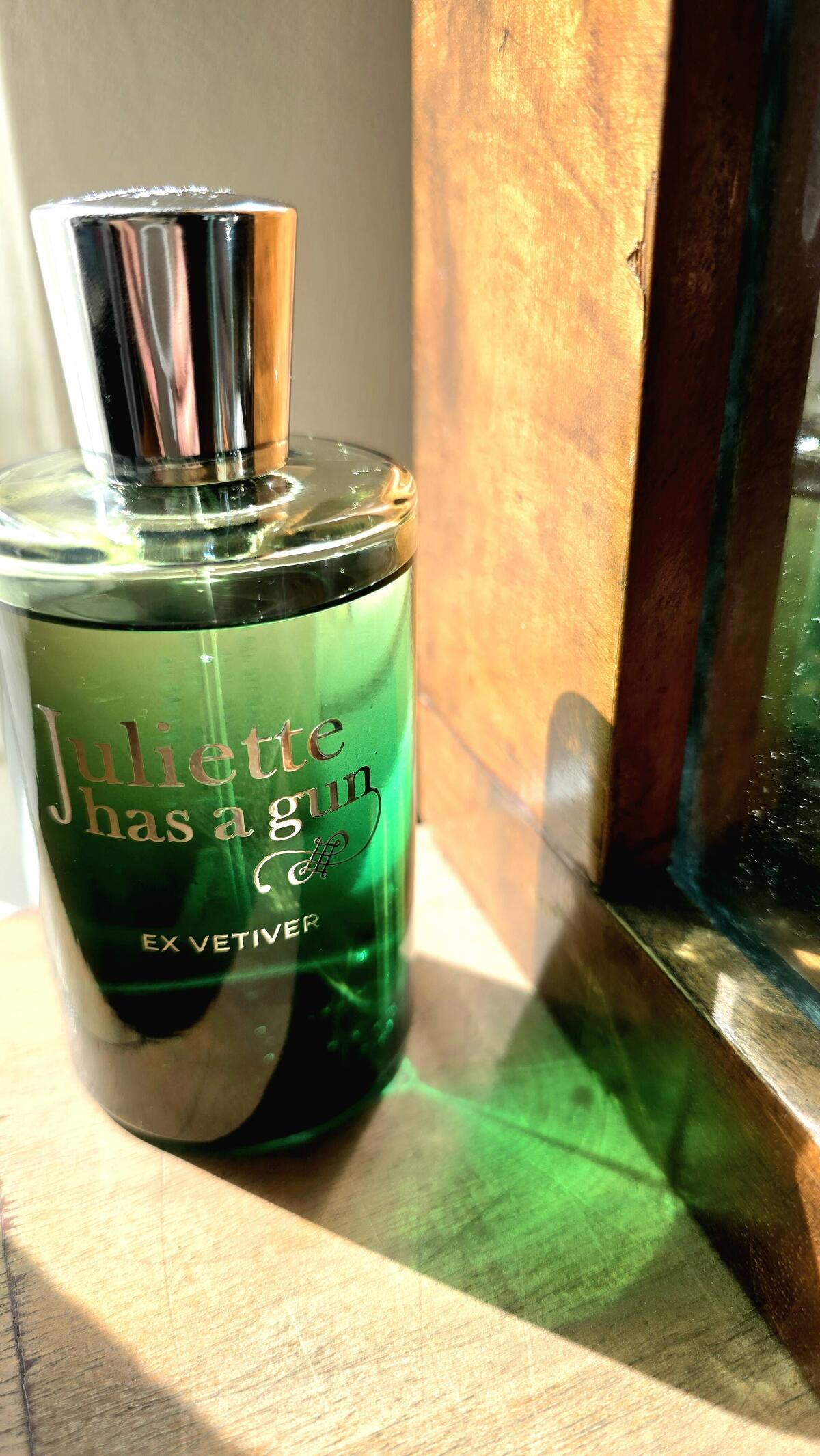 عطر ادکلن اِکس وتیور ژولیت هاز ا گان - Ex Vetiver Juliette Has A Gun - بررسی، قیمت و خرید